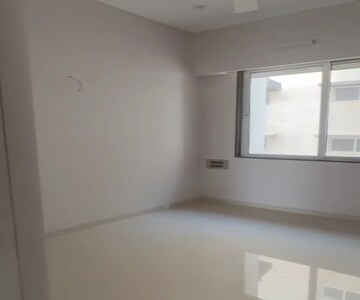Room in 2.5 BHK Apartment at Dadar East – for Rent