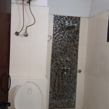 Bathroom in 3 BHK Apartment at Alok Vihar, Sector 50 – for Rent