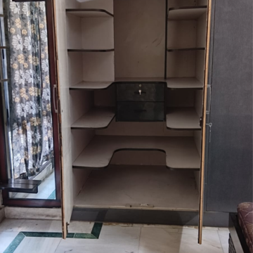Bathroom in 3 BHK Apartment at Alok Vihar, Sector 50 – for Rent