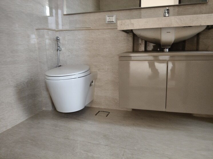 Bathroom, hiranandani-eagleridge-wing-b 3 Bedroom 1200 Sq.Ft. Apartment In Ghodbunder Road Thane 8478388
