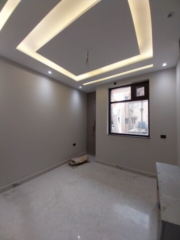 Bedroom in 2 BHK Apartment at Paschim Vihar – for Rent