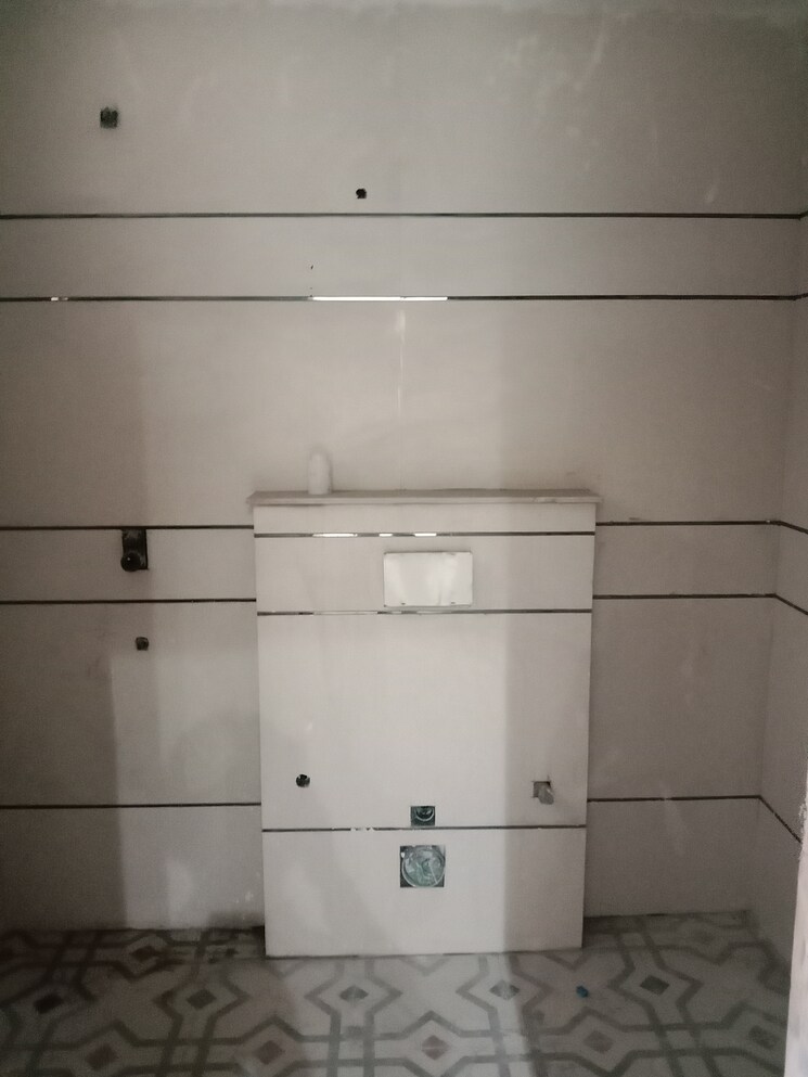 Bathroom, sector 42 4 Bedroom 1800 Sq.Ft. Builder Floor In Sector 42 Faridabad 8478407