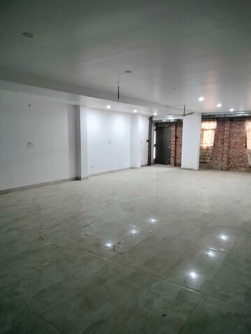 Floor Plan in  Showroom at Gomti Nagar – for Rent