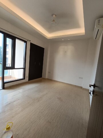 Master Bedroom in 4 BHK Apartment at New Shivalik Society, Sector 51 – for Rent