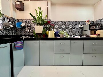 Kitchen in 1.5 BHK Apartment at Lodha Amara, Kolshet Road – for Sale