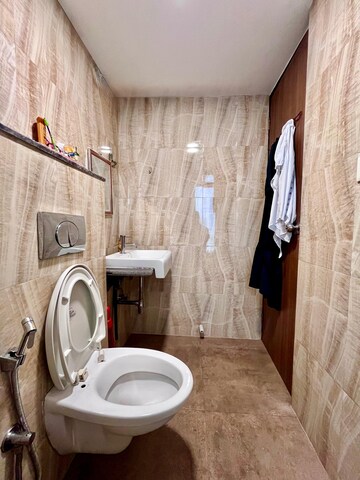 Bathroom in 1.5 BHK Apartment at Lodha Amara, Kolshet Road – for Sale