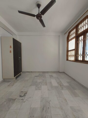 Master Bedroom in 1 BHK Builder Floor at Paryavaran Complex – for Rent