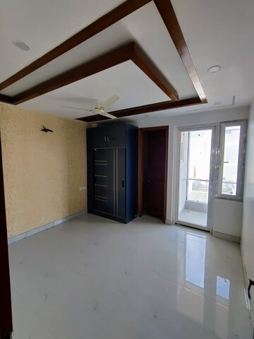 Master Bedroom in 3 BHK Builder Floor at Gms Road – for Rent