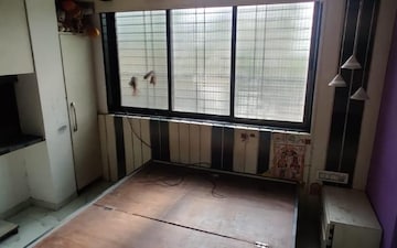 1 RK Apartment For Rent in The Kurla Amar CHS, Lbs Marg