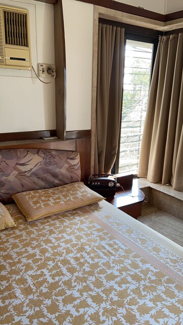 Master Bedroom in 2 BHK Apartment at Parimal Heights, Juhu – for Rent