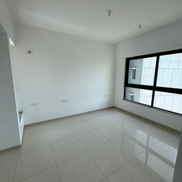 Room in 3 BHK Apartment at Kalpataru Immensa, Kolshet Industrial Area – for Sale