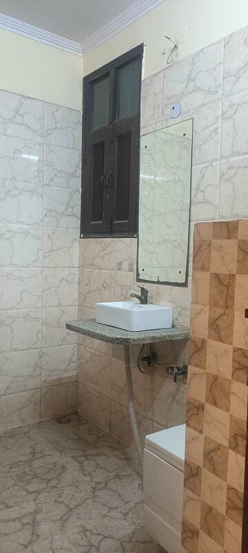 Bathroom in 3 BHK Villa at Sector 46 – for Rent