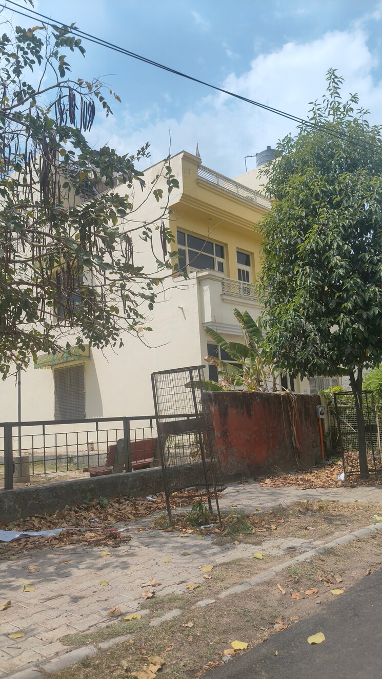 Living Room, sector 26 5 Bedroom 200 Sq.Yd. Villa In Sector 26 Panchkula 8478644