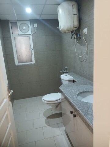 Bathroom in 3.5 BHK Apartment at Jaypee Town Homes, Jaypee Greens – for Rent