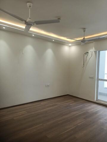 Master Bedroom in 3.5 BHK Apartment at Jaypee Town Homes, Jaypee Greens – for Rent