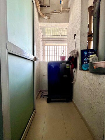 Floor Plan in 1.5 BHK Apartment at Lodha Amara, Kolshet Road – for Sale