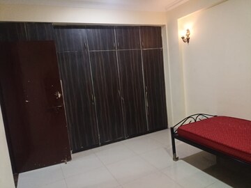 Room in 2 BHK Apartment at Tingre Nagar – for Rent
