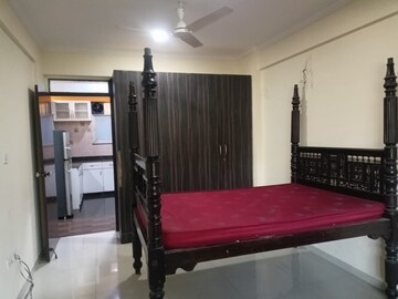 Bedroom in 2 BHK Apartment at Tingre Nagar – for Rent