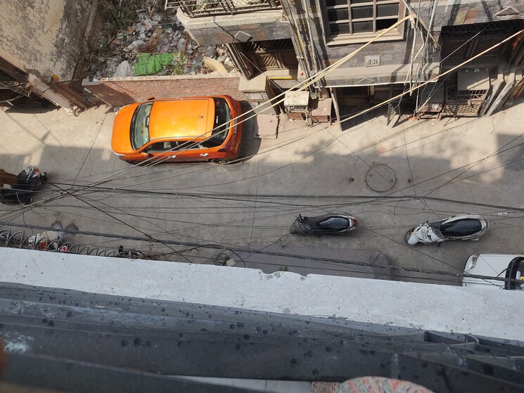  Parking, new gupta colony 2 Bedroom 70 Sq.Yd. Builder Floor In New Gupta Colony Delhi 8478834