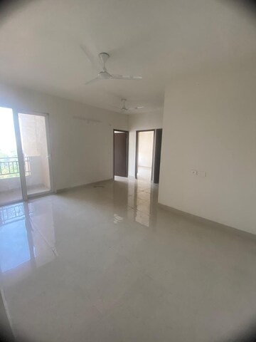 Room in 2 BHK Apartment at Signature Global Proxima, Sector 89 – for Rent