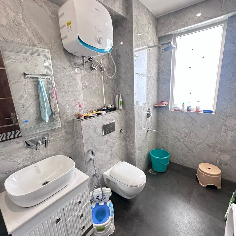 Bathroom, sector 22 3.5 Bedroom 1850 Sq.Ft. Builder Floor In Sector 22 Gurgaon 8478873