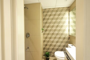 Bathroom in 2 BHK Apartment at Kalpataru Primera, Kolshet Road – for Sale