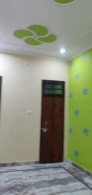 Room in 6+ BHK Independent House at Aliganj – for Sale