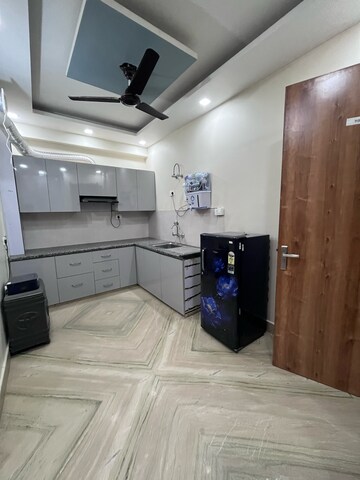 Gym in 2 BHK Builder Floor at Sector 43 – for Rent