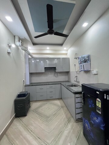 Building Lobby in 2 BHK Builder Floor at Sector 43 – for Rent