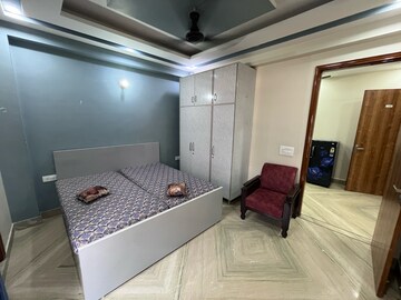 Bedroom in 2 BHK Builder Floor at Sector 43 – for Rent