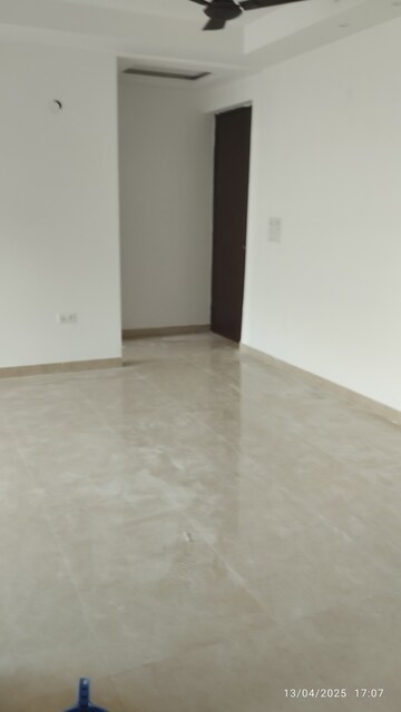 Living Room in 3 BHK Apartment at Elite Golf Green, Sector 79 – for Rent