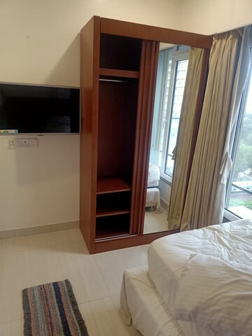 Master Bedroom in 2 BHK Apartment at Magnum Tower, Parel – for Rent