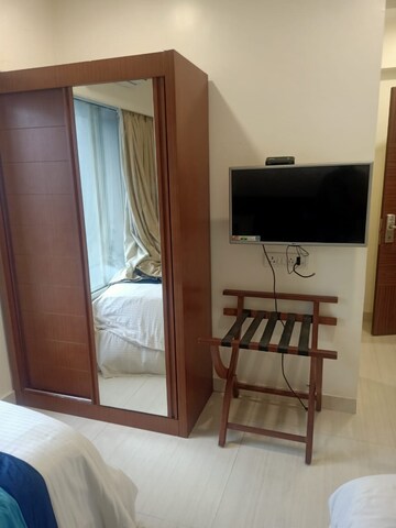 Master Bedroom in 2 BHK Apartment at Magnum Tower, Parel – for Rent