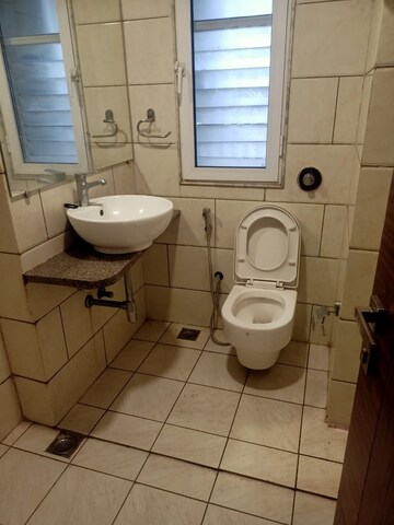 Bathroom in 2 BHK Apartment at Magnum Tower, Parel – for Rent