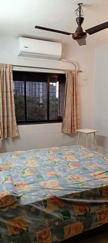 Bedroom in 2 BHK Apartment at Anita Nagar Chs, Kandivali East – for Rent