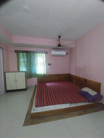 Room in 2 BHK Apartment at Kudghat – for Rent