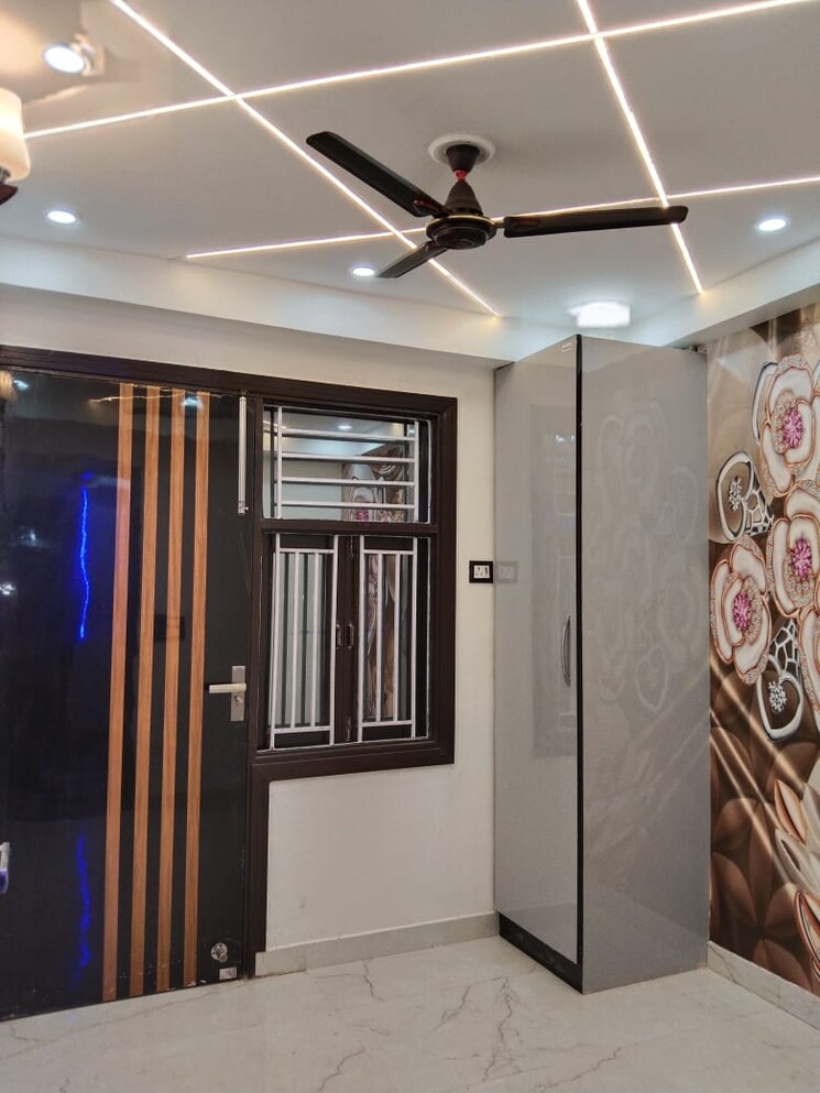 Room, vishwas park 1 Bedroom 45 Sq.Yd. Builder Floor In Vishwas Park Delhi 8479094