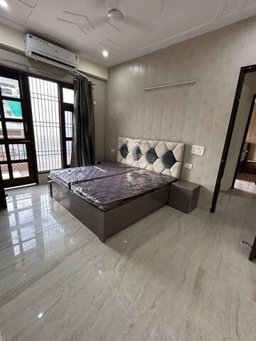 Master Bedroom in 2 BHK Builder Floor at Huda Market, Sector 31 – for Rent