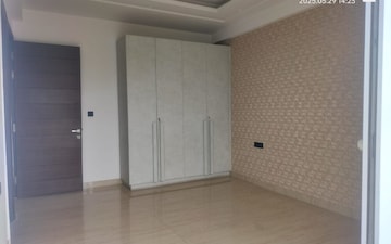 Office Space For Sale in Lajpat Nagar 4