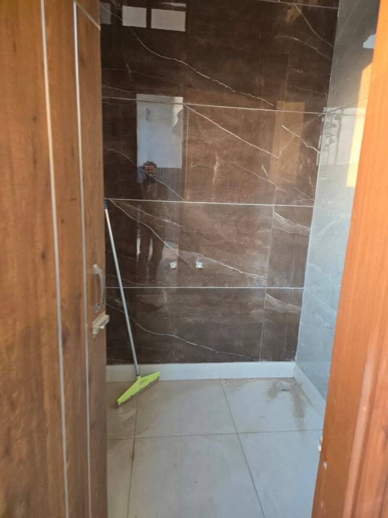 Bathroom, ganga nagar 3 Bedroom 125 Sq.Yd. Independent House In Ganga Nagar Meerut 8479198