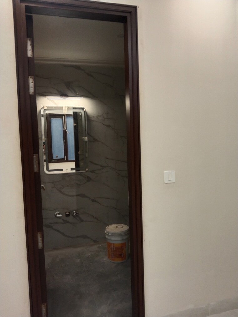 Bathroom, nidhi-exclusive-floors 3 Bedroom 1500 Sq.Ft. Apartment In Mehrauli Delhi 8479231