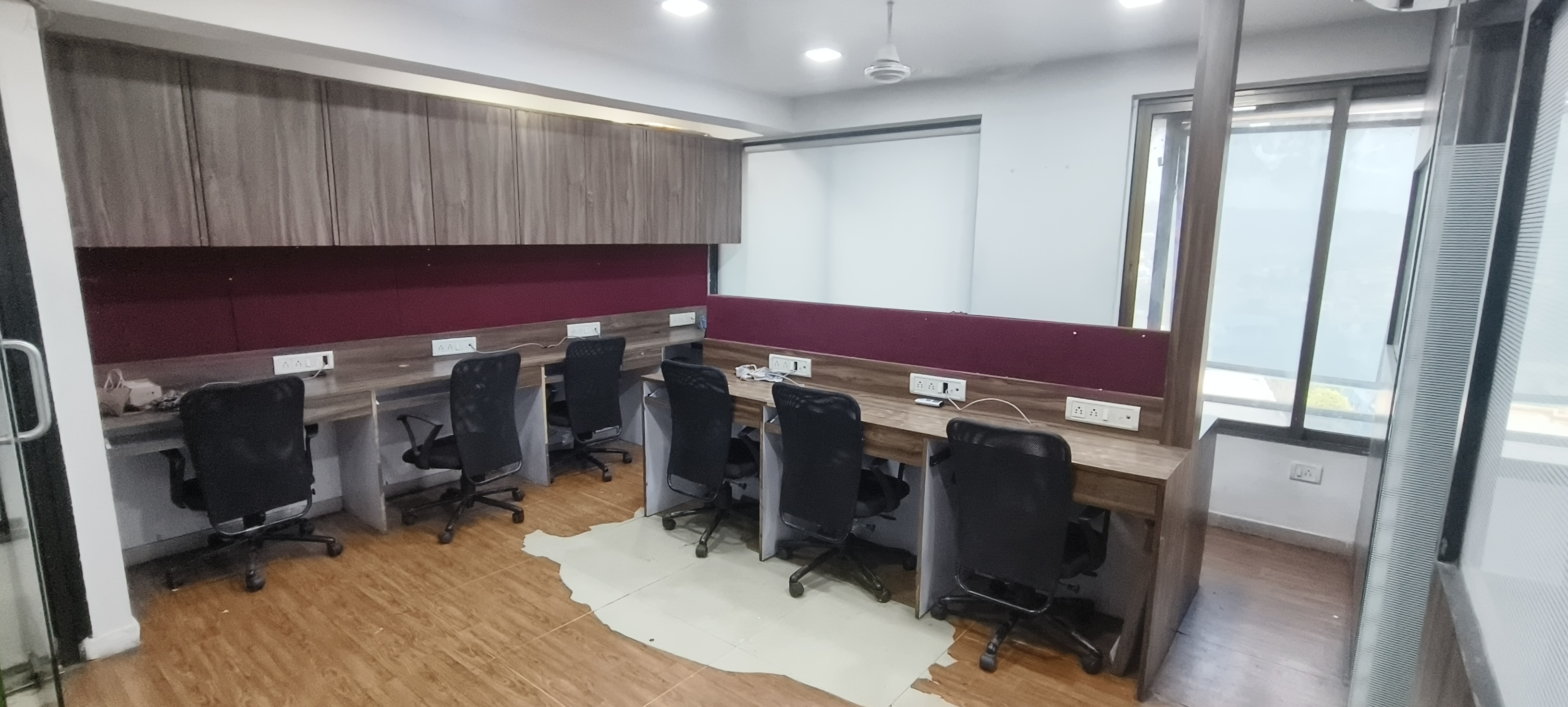 Office Space For Rent in Pranik Chambers