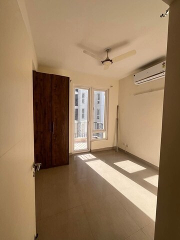 Master Bedroom in 2.5 BHK Apartment at Emaar Emrald Floors Select, Sector 65 – for Rent