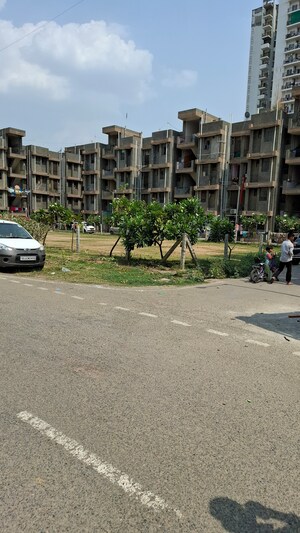 Living Room in 1.5 BHK Apartment at Sector 10 Greater Noida – for Sale