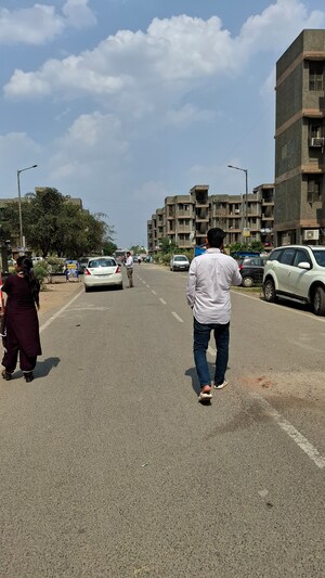 Swimming Pool in 1.5 BHK Apartment at Sector 10 Greater Noida – for Sale