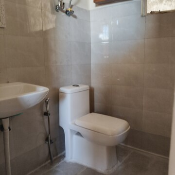 Bathroom in 2 BHK Apartment at Suncity Avenue 102, Sector 102 – for Rent