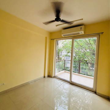 Room in 2.5 BHK Builder Floor at BPTP Floors, Sector 70 – for Rent