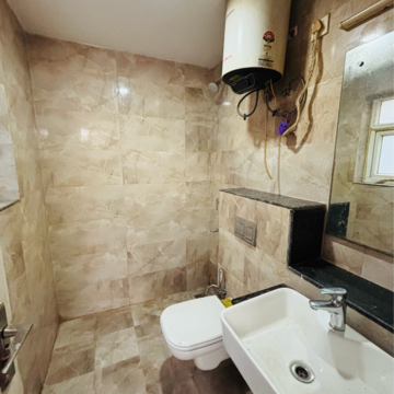 Bathroom in 2.5 BHK Builder Floor at BPTP Floors, Sector 70 – for Rent