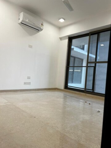 Room in 3 BHK Apartment at The Park Residency Andheri, Andheri West – for Rent