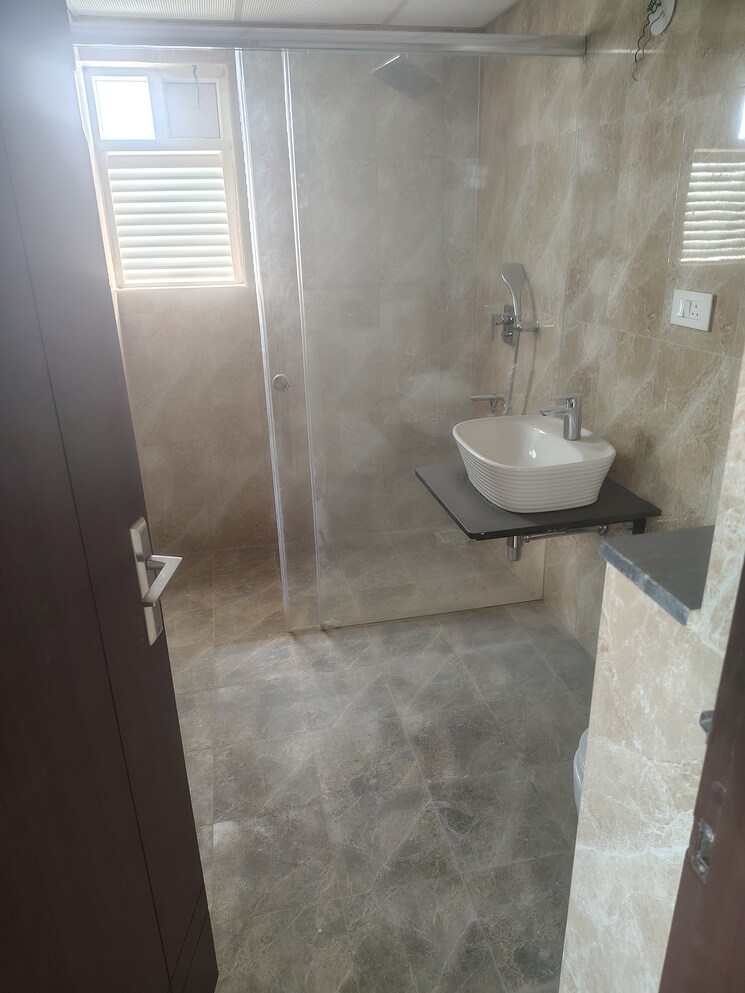 Bathroom, aditya-casa-grande 4 Bedroom 7300 Sq.Ft. Villa In Narsingi Hyderabad 8479321